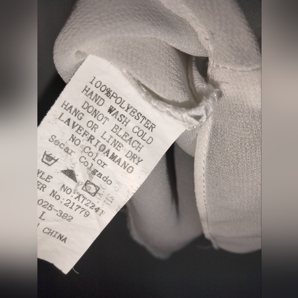 Naranka (Size L) White Sheer & Gold Charms Sleeveless Tie Keyhole Front Blouse - Picture 6 of 8